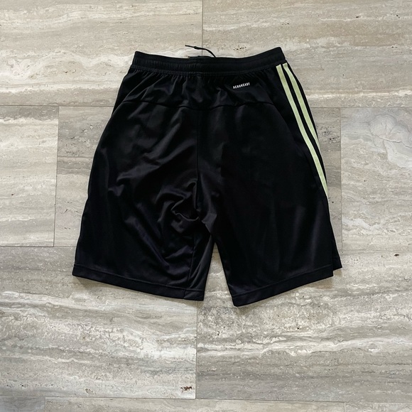 Adidas Designed 2 Move 3-Stripes Primeblue Shorts - Picture 4 of 5